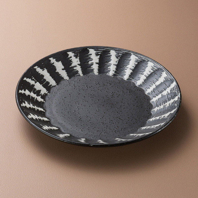 山万 20231-190 しのぎ型備長 8.0皿 1個（ご注文単位1個）【直送品】