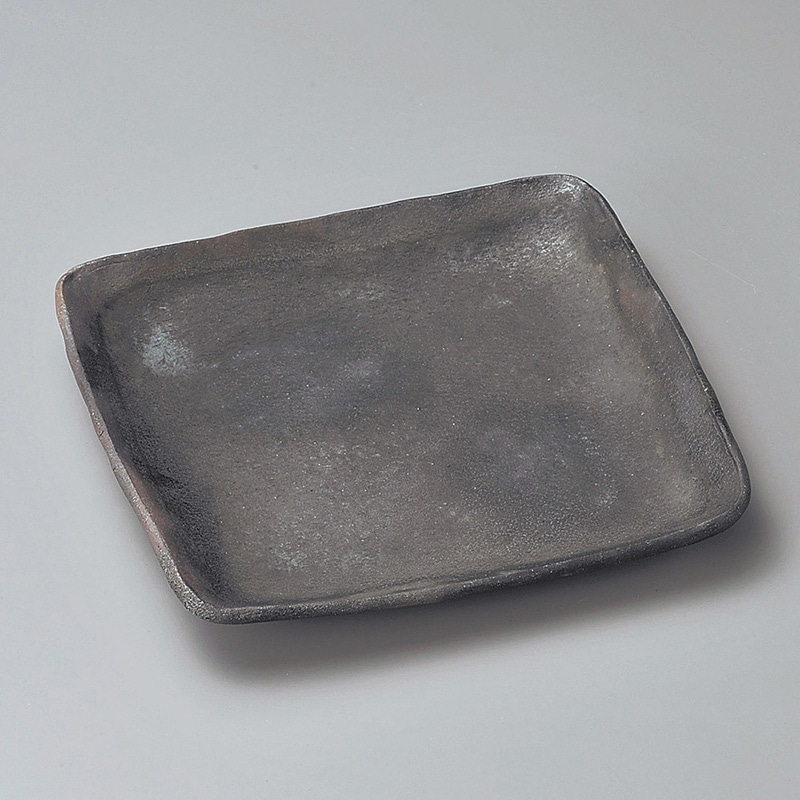 山万 22606-660 炭化8.0正角皿(信楽焼)  1個（ご注文単位1個）【直送品】