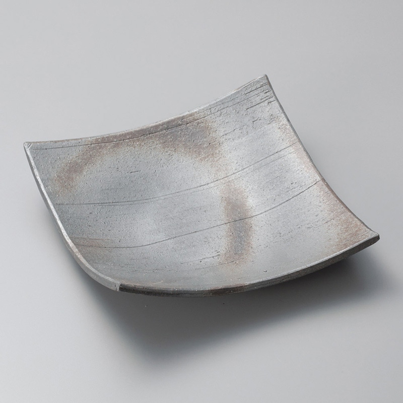 山万 23020-660 黒銀彩そり7.3正角皿大  1個（ご注文単位1個）【直送品】