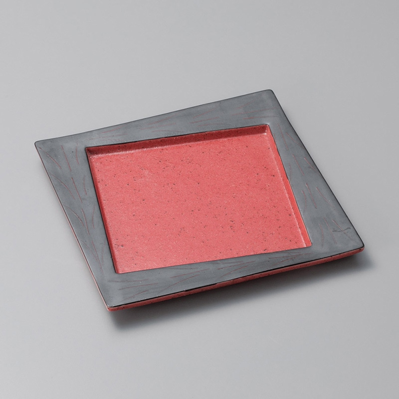 山万 23221-100 レッド黒巻角大皿  1個（ご注文単位1個）【直送品】