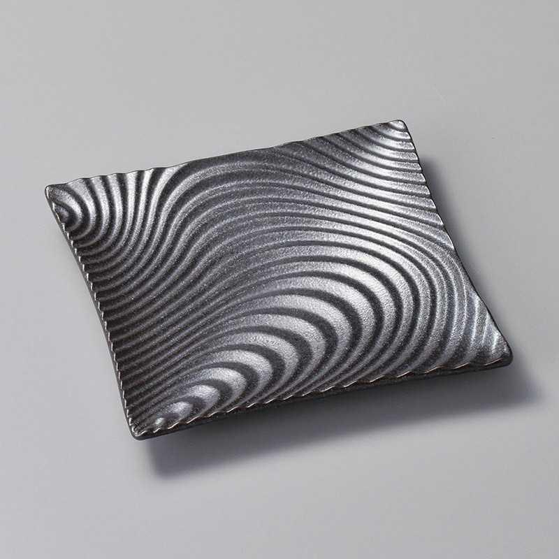 山万 23310-130 いぶし黒風紋正角皿(小)  1個（ご注文単位1個）【直送品】