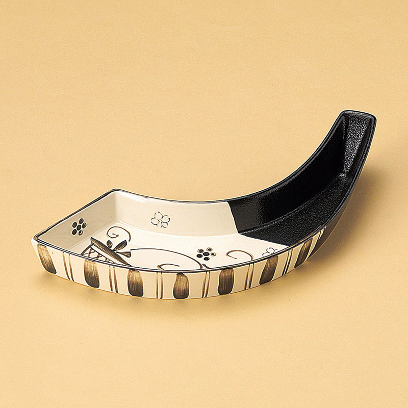 山万 25115-100 黒織部ひねり前菜皿 1個（ご注文単位1個）【直送品】