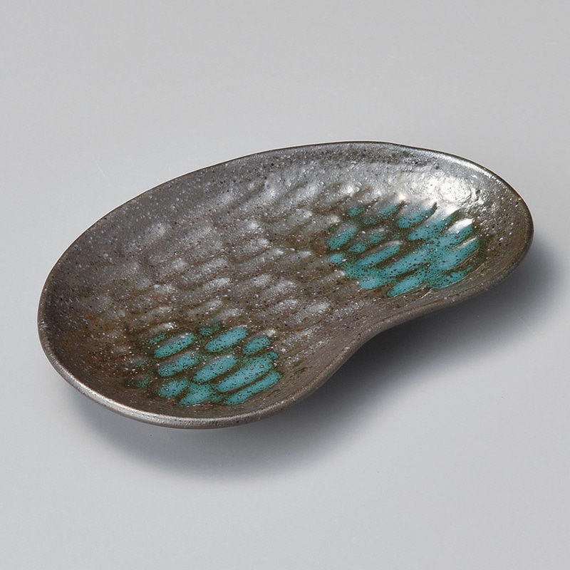 山万 28119-130 黒備前ヒスイ吹豆型焼物皿 1個（ご注文単位1個）【直送品】