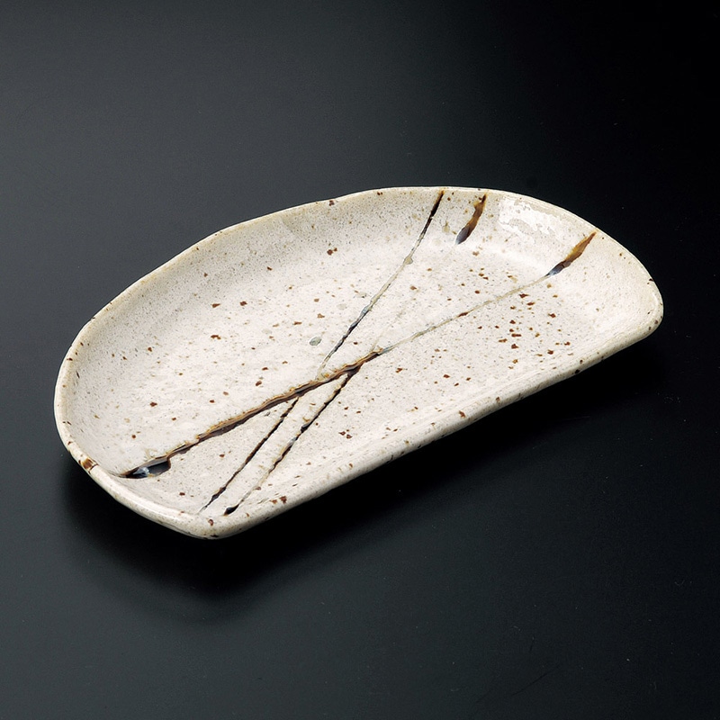 山万 28313-450 半月アメハケ焼物皿 1個（ご注文単位1個）【直送品】