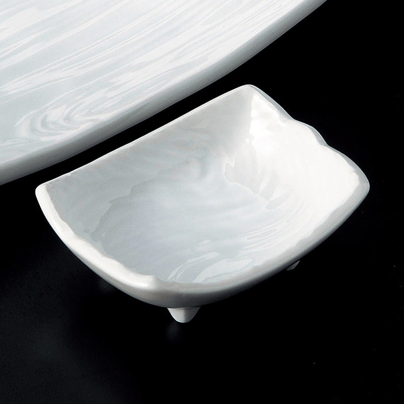 山万 28614-430 白磁流水型長角小皿 1個（ご注文単位1個）【直送品】