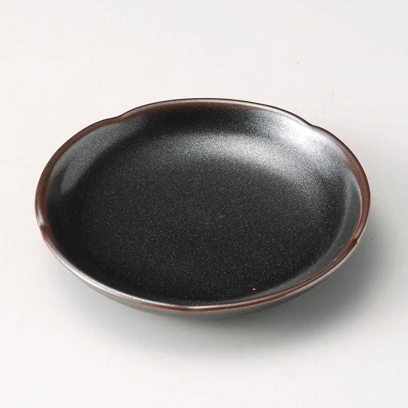 山万 30203-550 鉄砂釉梅型5.0皿 1個（ご注文単位1個）【直送品】