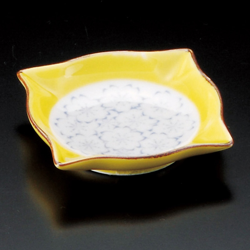 山万 31110-730 黄さくら角小皿(有田焼) 1個（ご注文単位1個）【直送品】