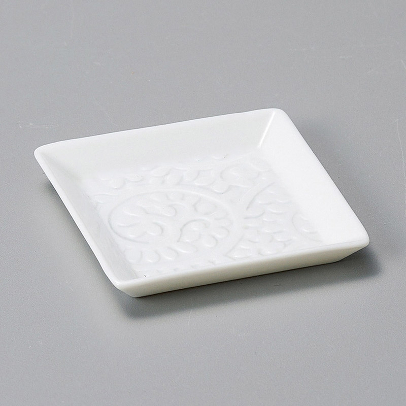 山万 31133-450 白磁正角豆皿タコ唐草 1個（ご注文単位1個）【直送品】