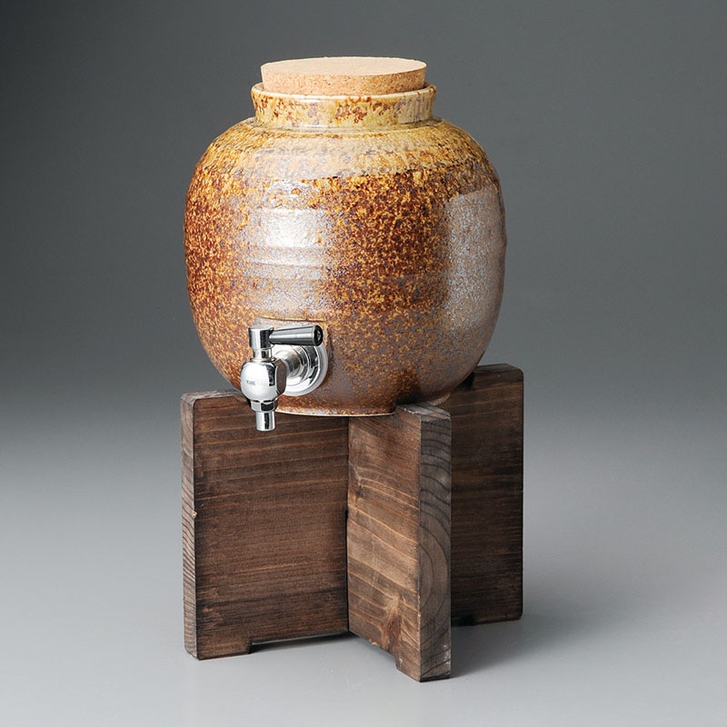 山万 32204-460 信楽風1升サーバー(木台付) 1個（ご注文単位1個）【直送品】