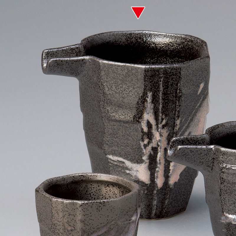 山万 33536-170 手造り風けずり黒PI飛し片口冷 1個（ご注文単位1個）【直送品】