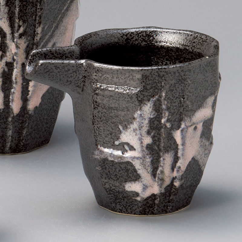 山万 33537-170 手造り風けずり黒PI飛し片口冷 1個（ご注文単位1個）【直送品】