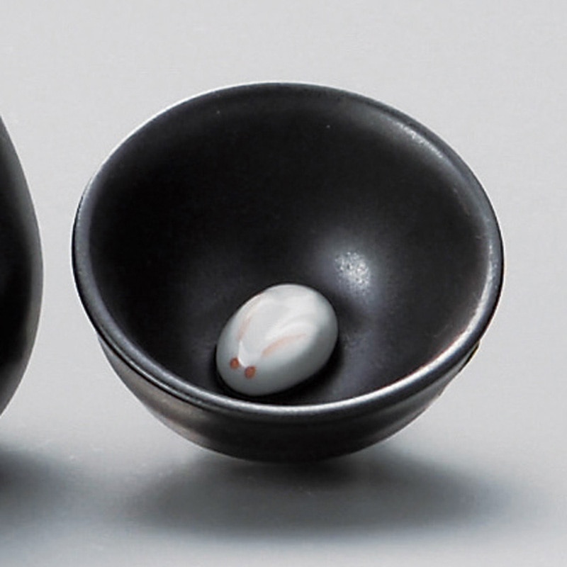山万 34027-460 うさぎ盃(黒) 1個（ご注文単位1個）【直送品】