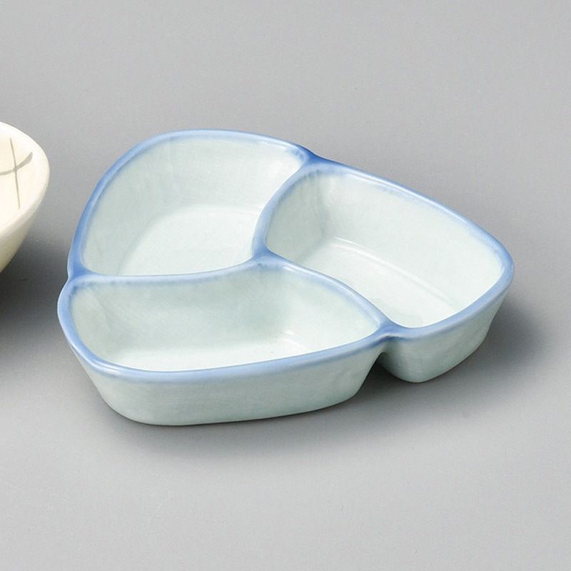 山万 36805-550 青磁渕呉須三角三品盛 1個（ご注文単位1個）【直送品】