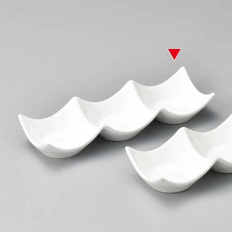 山万 37003-430 白磁石目型3連皿(小) 1個（ご注文単位1個）【直送品】