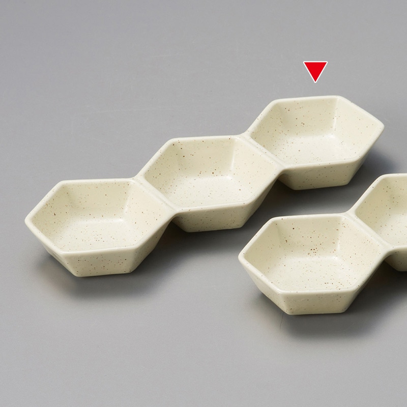 山万 37121-580 クリーム粉引六角3連 1個（ご注文単位1個）【直送品】