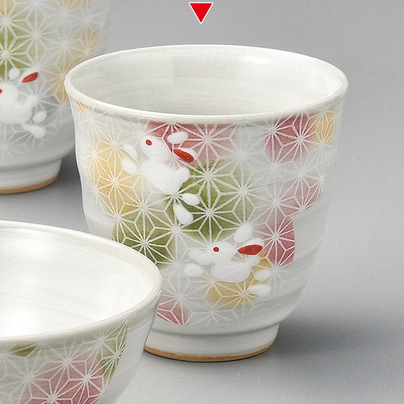 山万 41314-570 麻の葉うさぎ赤湯呑 1個（ご注文単位1個）【直送品】