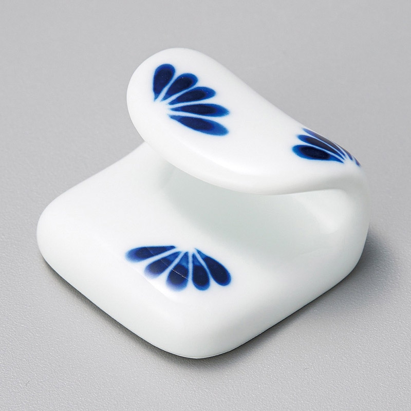 山万 42834-580 小花(青)巻紙箸置 1個（ご注文単位1個）【直送品】