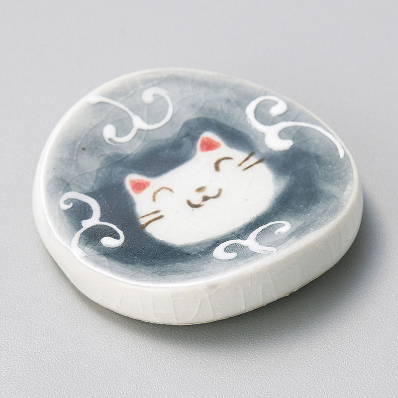 山万 43104-510 一珍唐草猫 グレー丸箸置 1個（ご注文単位1個）【直送品】