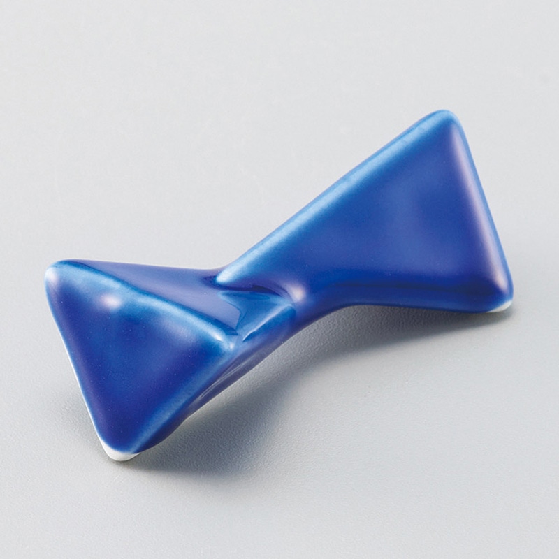 山万 43133-550 ルリ三角箸置 1個（ご注文単位1個）【直送品】