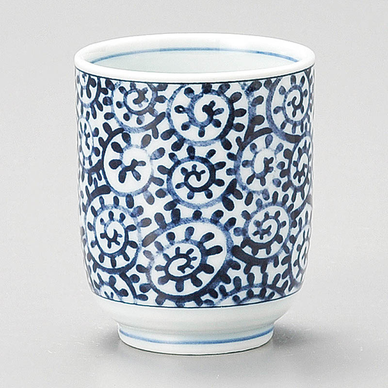 山万 44129-310 青磁タコ唐草湯呑 1個（ご注文単位1個）【直送品】