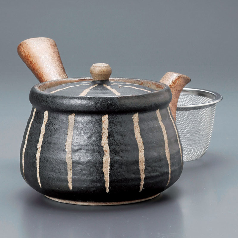 山万 45613-570 彫十草急須大(黒) 1個（ご注文単位1個）【直送品】