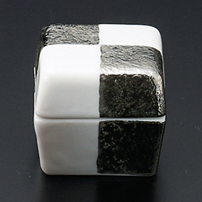 山万 46904-710 白プラチナ市松珍味(有田焼) 1個（ご注文単位1個）【直送品】