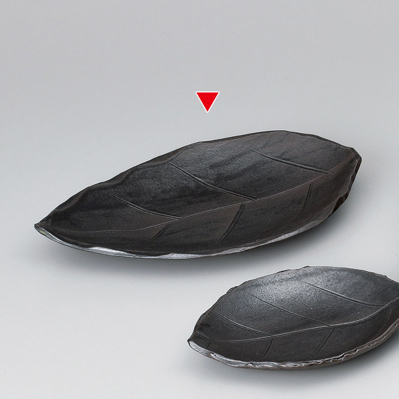 山万 51615-660 黒土木の葉陶板(大) 1個（ご注文単位1個）【直送品】