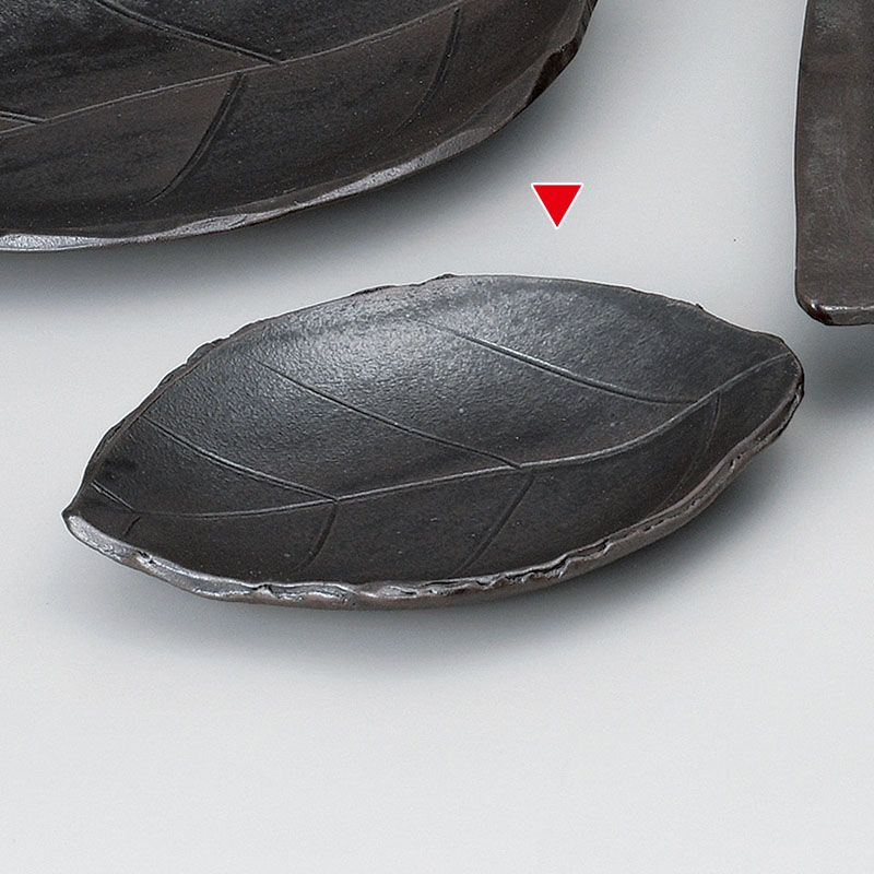 山万 51616-660 黒土木の葉陶板(小) 1個（ご注文単位1個）【直送品】