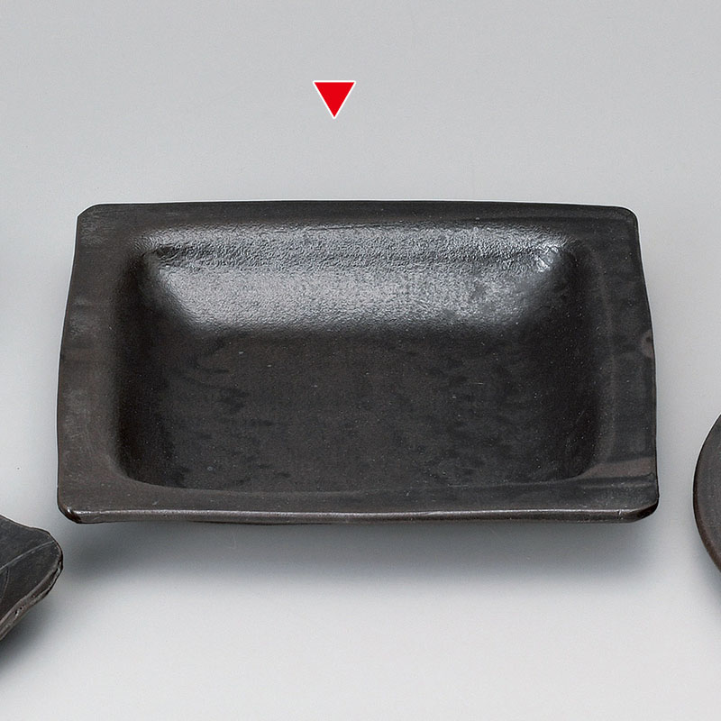 山万 51617-660 黒釉9.5耐熱角プレート 1個（ご注文単位1個）【直送品】