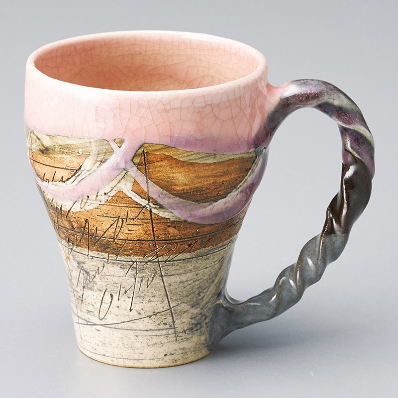 山万 66214-510 ピンク釉刻紋ねじり手マグカップ 1個(ご注文単位1個)【直送品】
