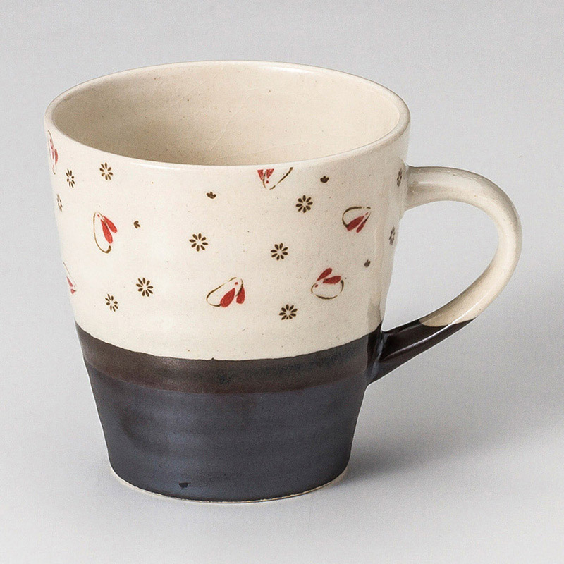 山万 66712-190 いぶしウサギ赤軽量マグ 1個（ご注文単位1個）【直送品】