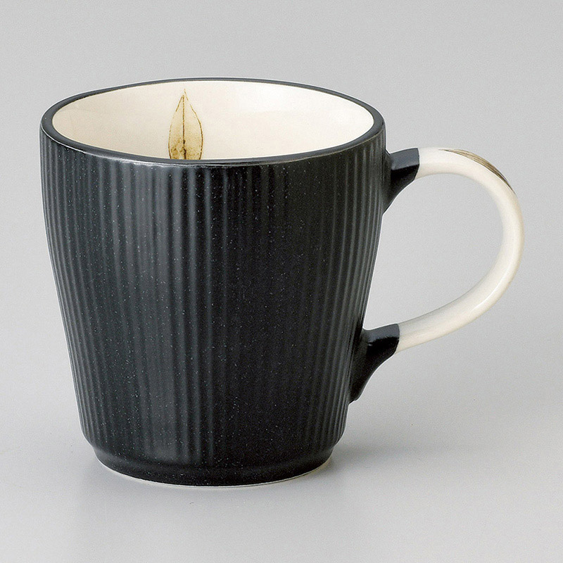 山万 66807-400 黒油滴リーフトクサマグ 1個（ご注文単位1個）【直送品】