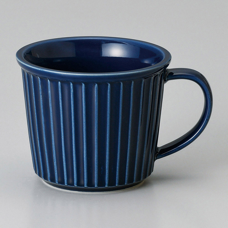 山万 67031-190 紺レリーフマグ 大 1個（ご注文単位1個）【直送品】