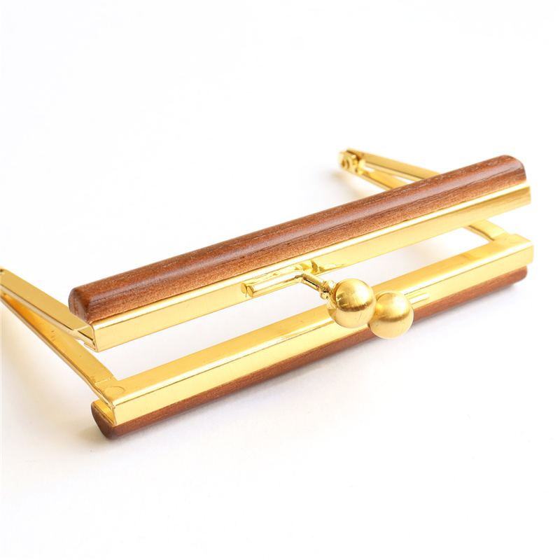 日本紐釦貿易 ウッドバー付き浮足口金 小 ブラウン TYK4-BR (ご注文単位1本)【直送品】