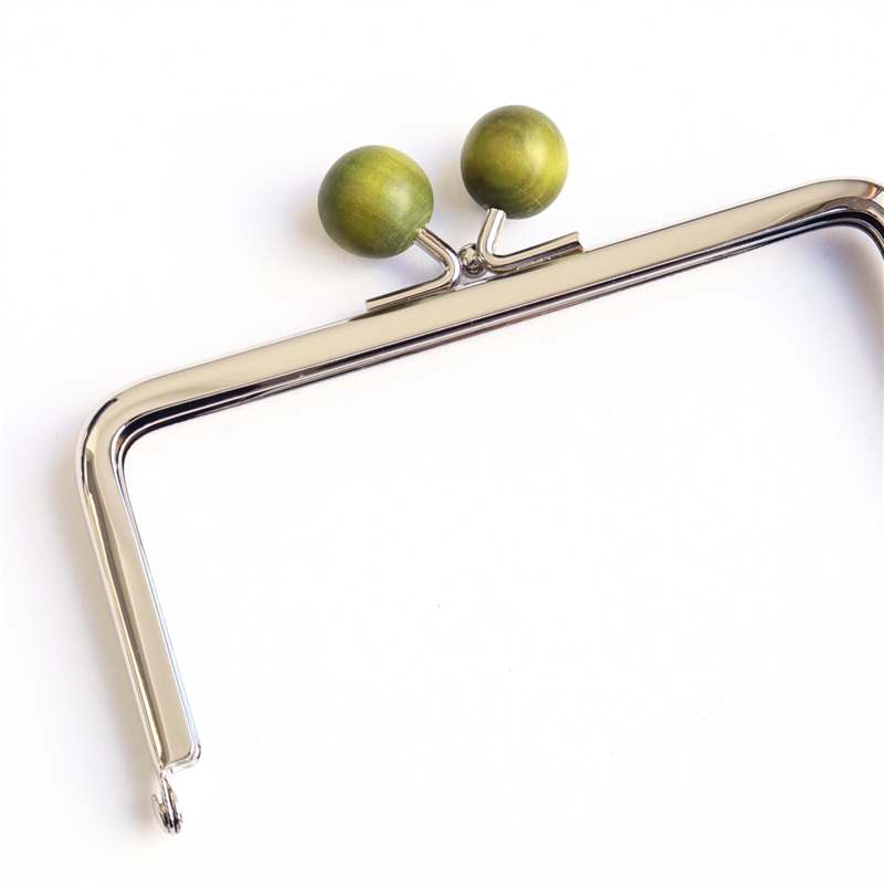 日本紐釦貿易 からふる木玉口金 角型 ライトグリーン TYK2S-LG (ご注文単位1個)【直送品】