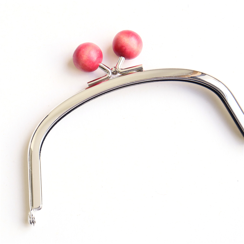 日本紐釦貿易 からふる木玉口金 くし型 ピンク TYK3S-P (ご注文単位1個)【直送品】