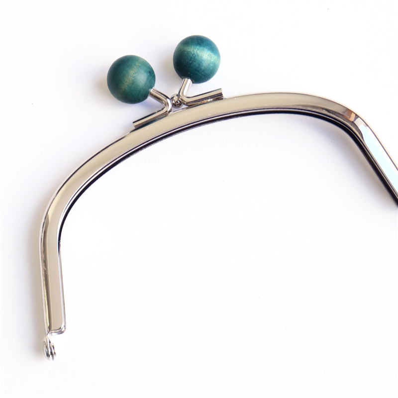 日本紐釦貿易 からふる木玉口金 くし型 コバルトブルー TYK3S-CB （ご注文単位1個）【直送品】