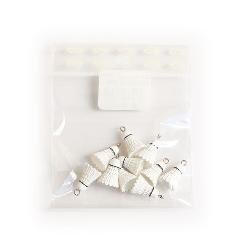 日本紐釦貿易 スポーツチャーム バドミントン 直径約15㎜ 10個入 C22-BD-10 (ご注文単位1束)【直送品】