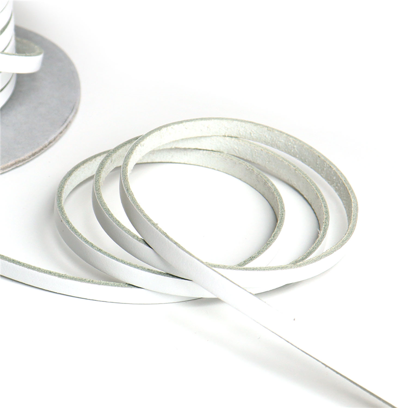 日本紐釦貿易 本革 ヌメ革テープ 5mm巾 長さ10m巻 白 MTLS1005-0 (ご注文単位1巻)【直送品】