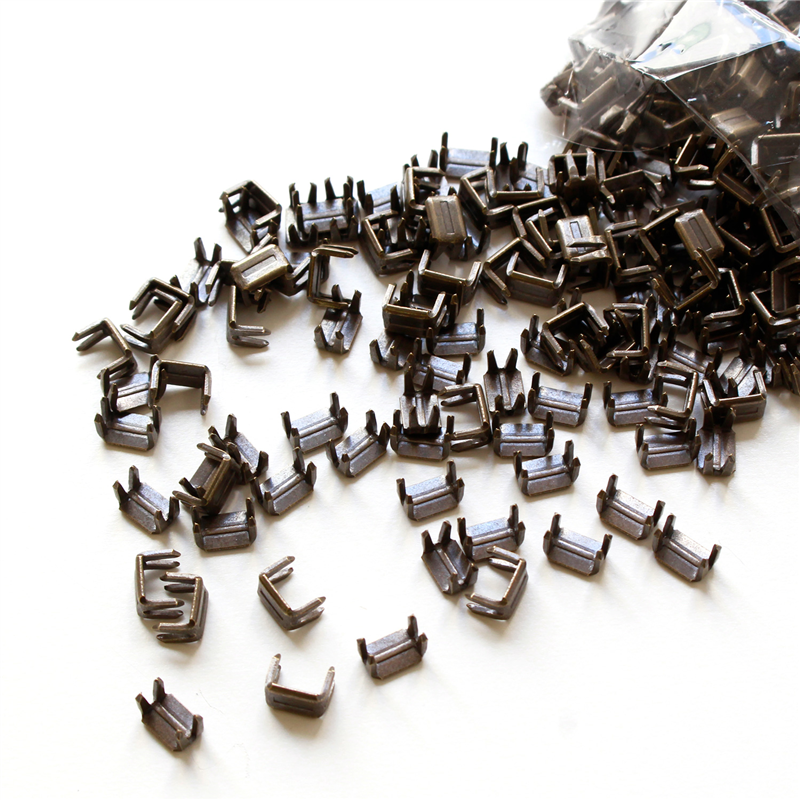 日本紐釦貿易 YKK 5番金属ファスナー用下止め金具 500個入 アンティークゴールド F2-224-500 （ご注文単位1束）【直送品】