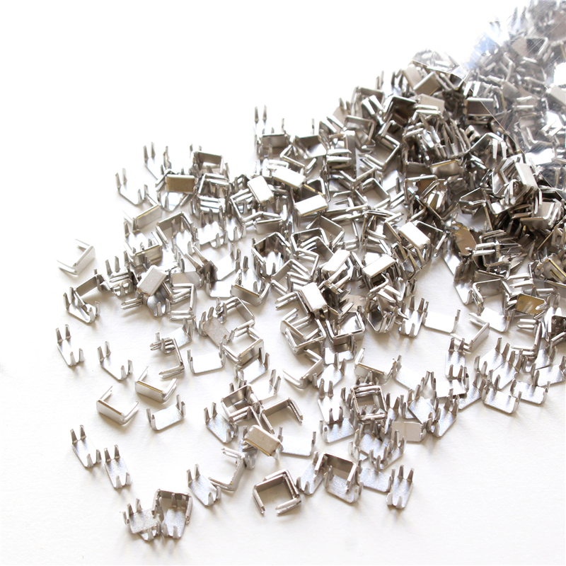 日本紐釦貿易 YKK 3番フラットニットファスナー用下止め金具 500個入 シルバー F2-226-500 （ご注文単位1束）【直送品】