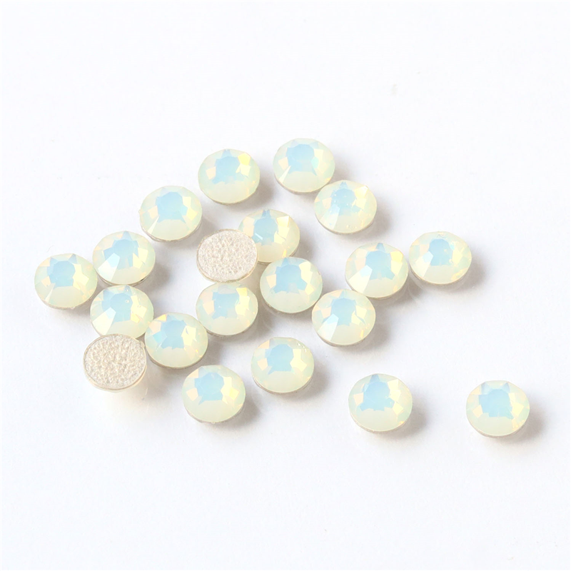 日本紐釦貿易 プレシオサ ラインストーン ホットフィックス 熱接着 SS12 24個入 ホワイトオパール M2038SS12-01000 （ご注文単位1束）【直送品】