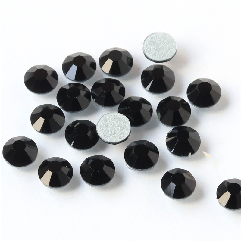 日本紐釦貿易 プレシオサ ラインストーン ホットフィックス 熱接着 SS20 144個入 ジェット M2038SS20-23980L （ご注文単位1束）【直送品】