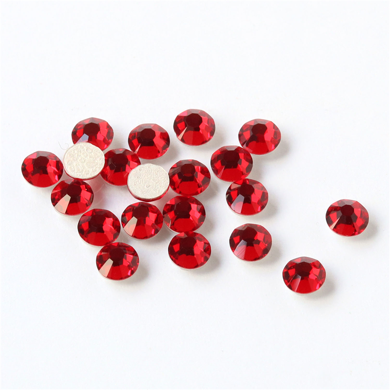 日本紐釦貿易 プレシオサ ラインストーン ボンド接着 SS12 24個入 ライトシャム P2028SS12-90070 （ご注文単位1束）【直送品】