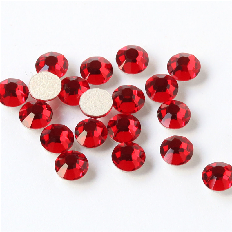 日本紐釦貿易 プレシオサ ラインストーン ボンド接着 SS20 24個入 ライトシャム P2028SS20-90070 （ご注文単位1束）【直送品】