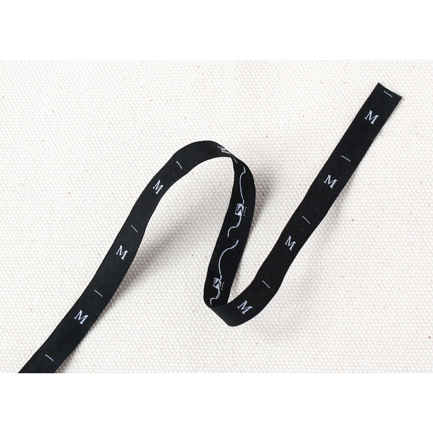 日本紐釦貿易 サイズタグ M 9mm巾 黒 徳用1000枚分 TME-MB-1000 (ご注文単位1束)【直送品】