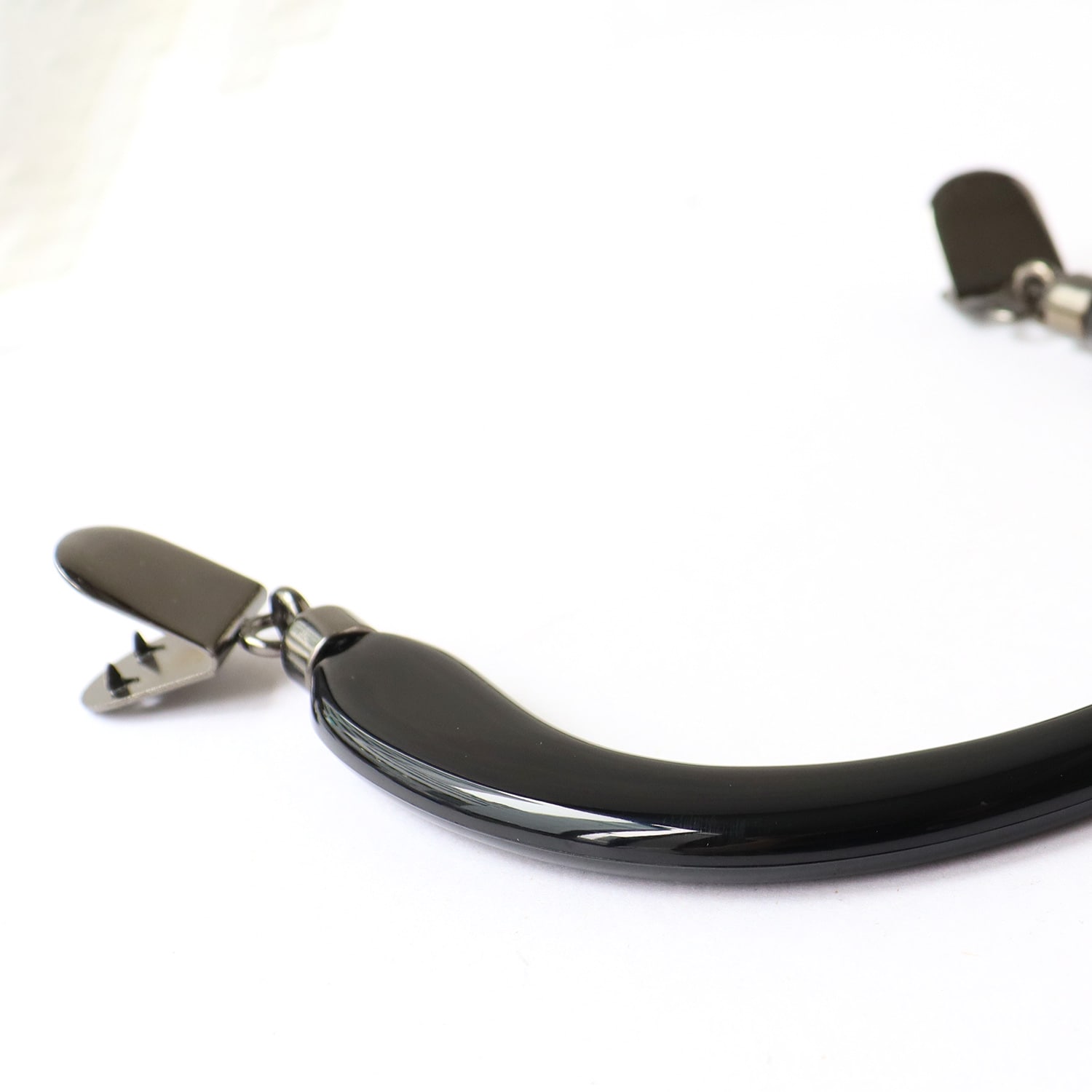 日本紐釦貿易 プラスチック製ハンドル フォーマルタイプ クワエ金具付き W14×H13cmK253-B (ご注文単位1組)【直送品】