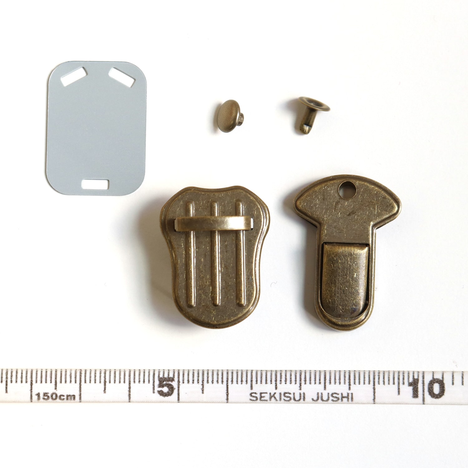 日本紐釦貿易 豆差込錠 アンティークゴールド 5個入り M253-AG (ご注文単位1束)【直送品】