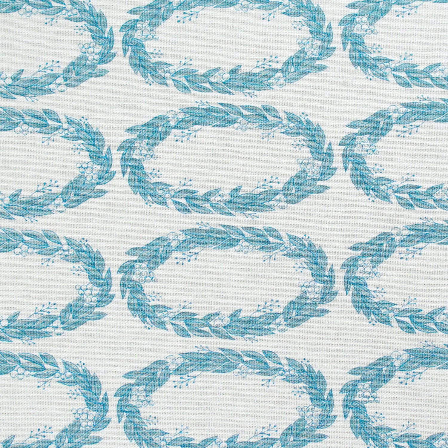 日本紐釦貿易 マカベアリス Words of Forest -Wreath- 綿麻プリント生地 カットクロス 約53Ｘ50cm ブルー×ホワイト ACM003CUT-A （ご注文単位1枚）【直送品】