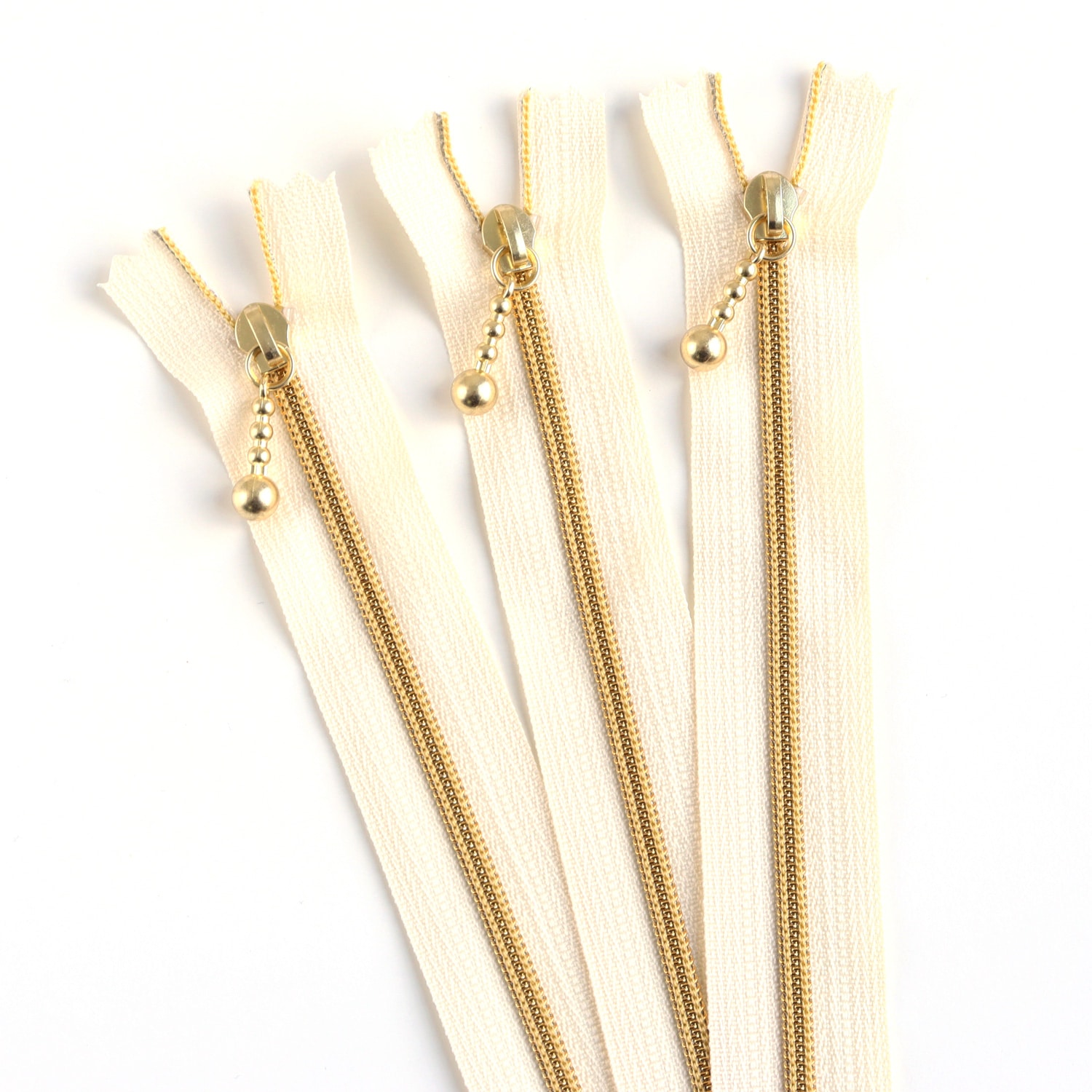 日本紐釦貿易 Y.K.K メタリオンファスナー 3C 20cm生成り/ゴールド 3本入 3CM20-2G （ご注文単位1束）【直送品】